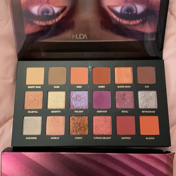 Huda beauty desert dusk palette - Picture 2 of 2